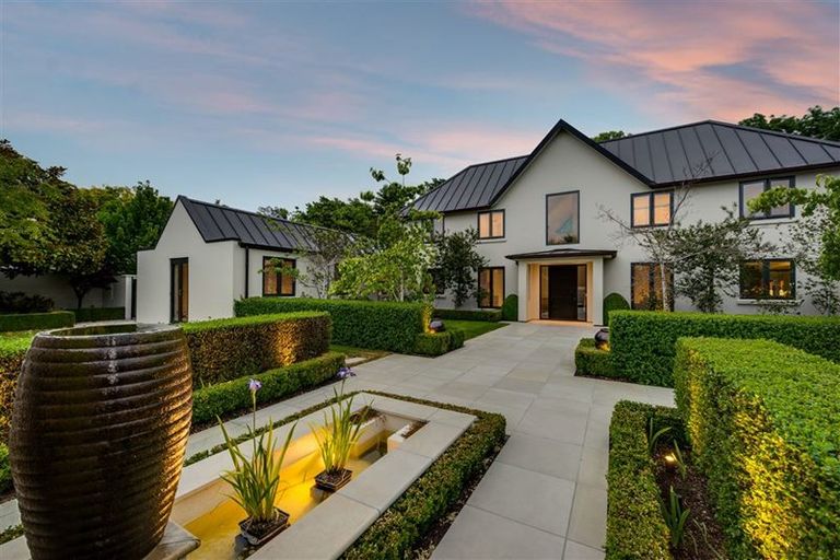 Photo of property in 1 Wairarapa Terrace, Merivale, Christchurch, 8014