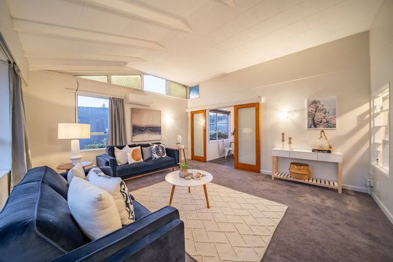 Photo of property in 3 Hawthorn Crescent, Stokes Valley, Lower Hutt, 5019