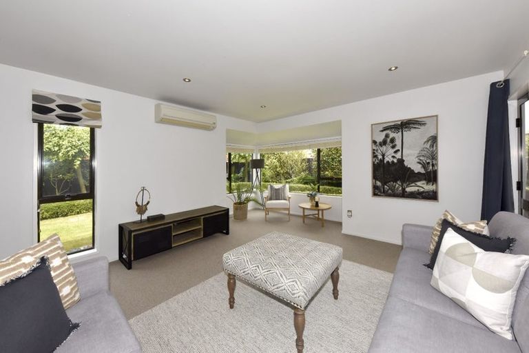 Photo of property in 2/6 Gatonby Place, Avonhead, Christchurch, 8042