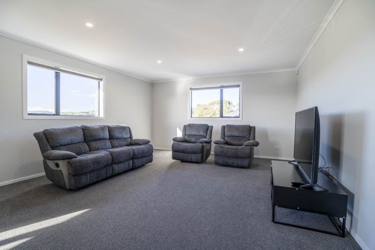 Photo of property in 13 Topsail Way, Whitby, Porirua, 5024