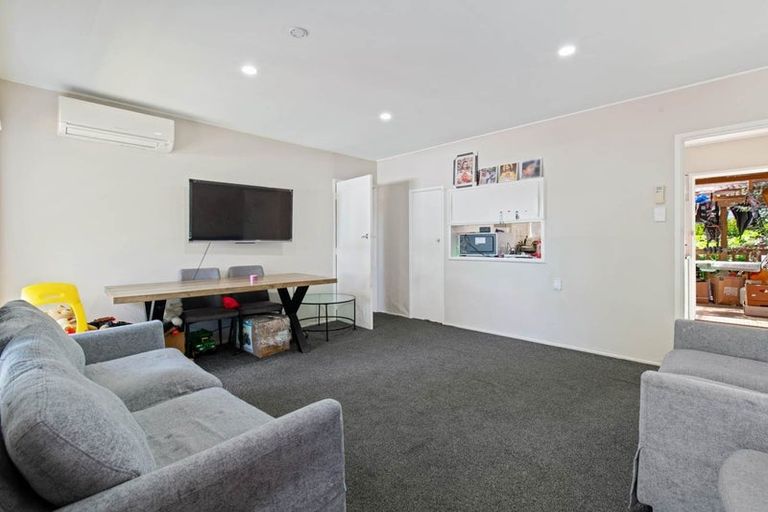 Photo of property in 2/72 Rosella Road, Mangere East, Auckland, 2024
