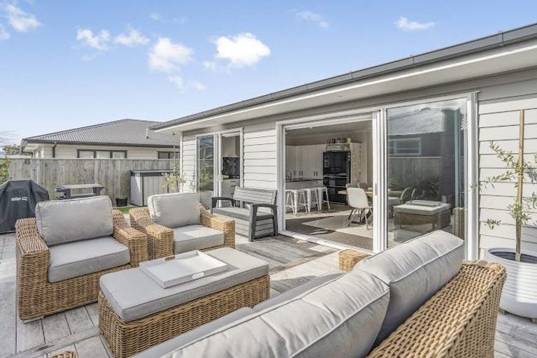 Photo of property in 12 Poulson Grove, Trentham, Upper Hutt, 5018