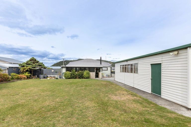 Photo of property in 58 Blake Street, Blaketown, Greymouth, 7805