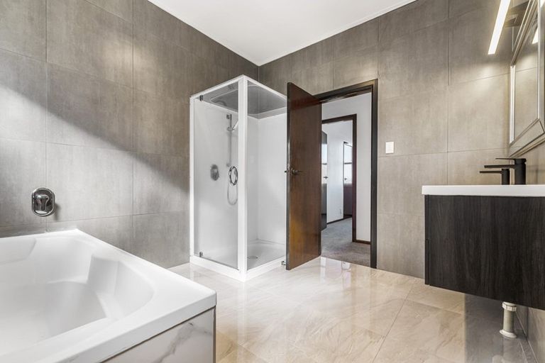 Photo of property in 90 Kawaha Point Road, Kawaha Point, Rotorua, 3010