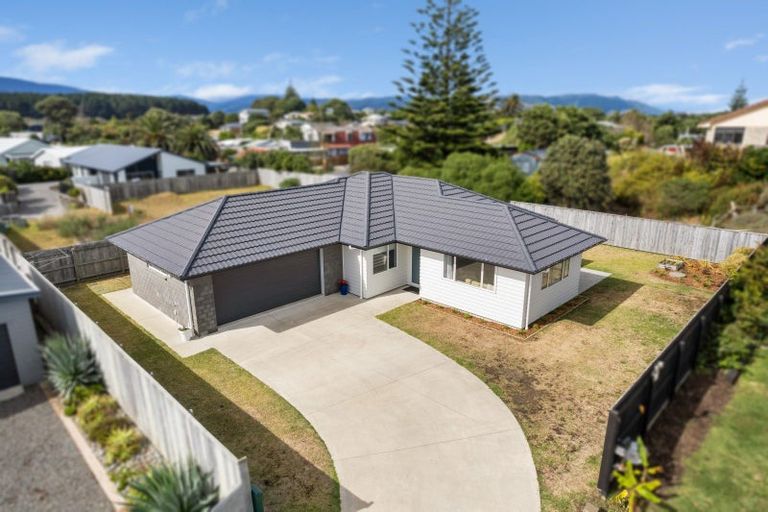 Photo of property in 53 Seagrass Place, Otaki Beach, Otaki, 5512