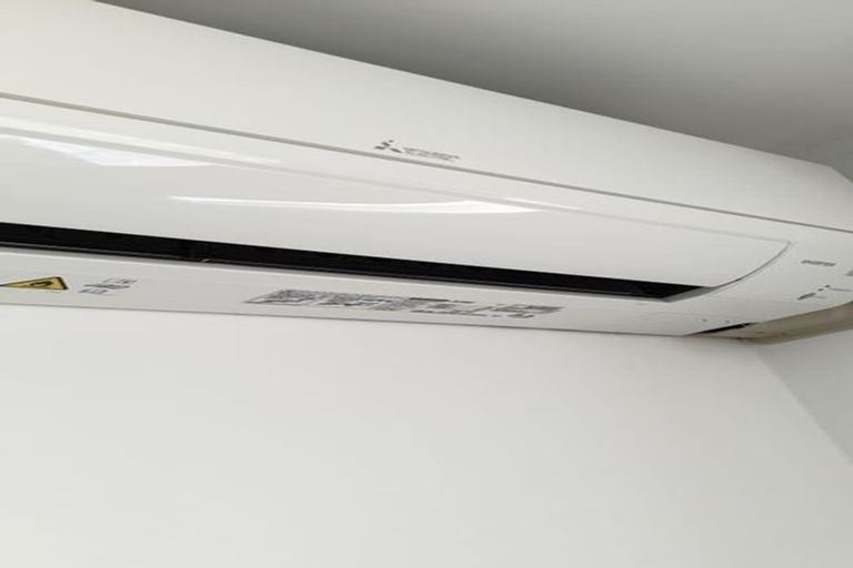 Photo of property in 2/197 Forrest Hill Road, Forrest Hill, Auckland, 0620