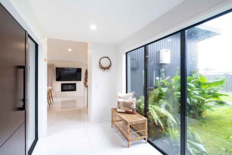 Photo of property in 19 Read Crescent, Clive, 4102