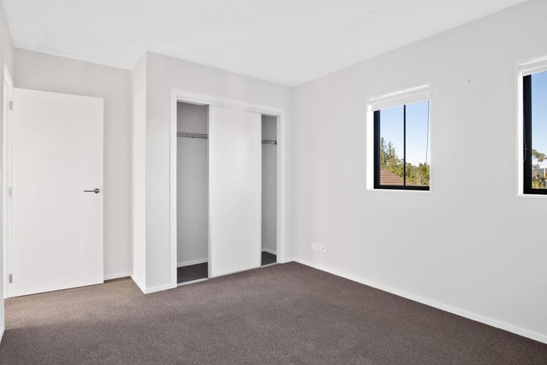Photo of property in 10/15 Sunhill Road, Sunnyvale, Auckland, 0612