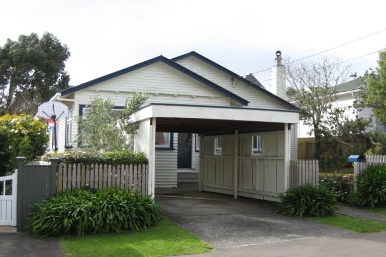 Photo of property in 82 Nottingham Street, Karori, Wellington, 6012
