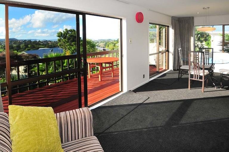 Photo of property in 40 Whangaparaoa Road, Red Beach, 0932