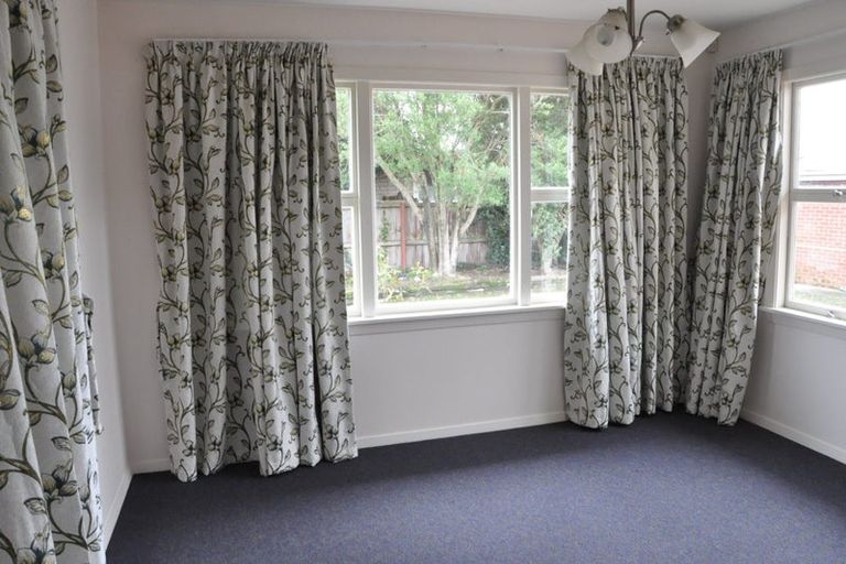 Photo of property in 1 Oakhurst Place, Russley, Christchurch, 8042