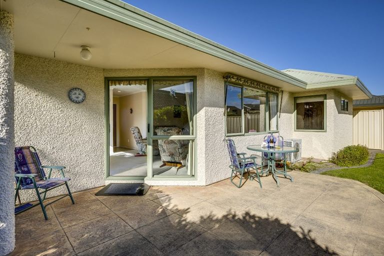 Photo of property in 17 Pukekura Place, Taradale, Napier, 4112