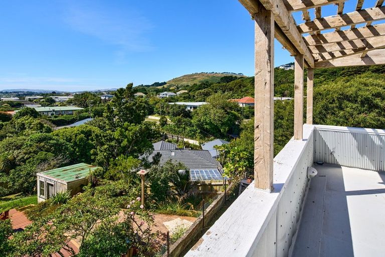Photo of property in 10 Carleton Terrace, Tawa, Wellington, 5028