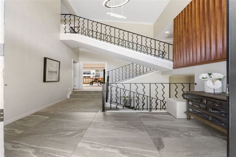 Photo of property in 97 Medallion Drive, Oteha, Auckland, 0632