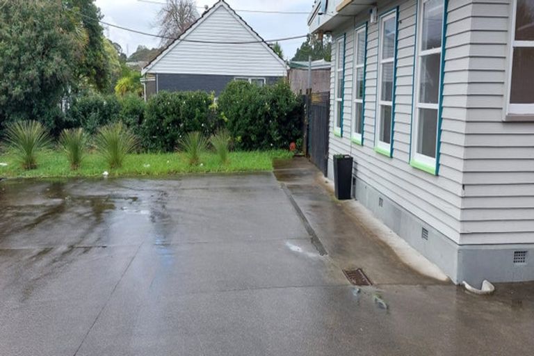 Photo of property in 10 Oraha Road, Huapai, Kumeu, 0810