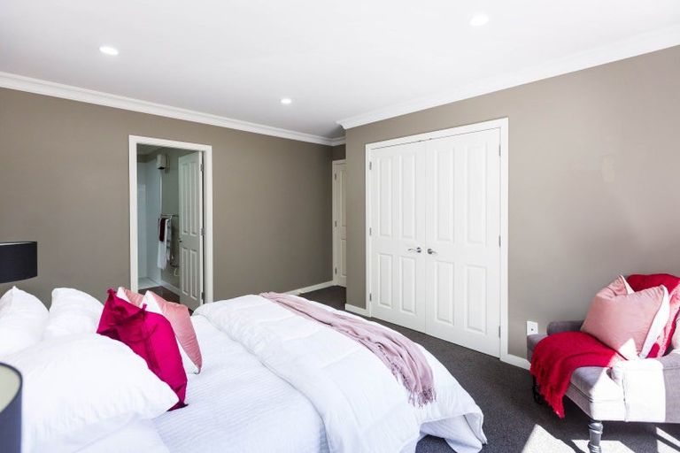 Photo of property in 13 Sylvan Way, Silverstream, Upper Hutt, 5019