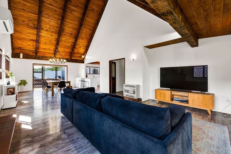 Photo of property in 76a Paynters Avenue, Strandon, New Plymouth, 4312