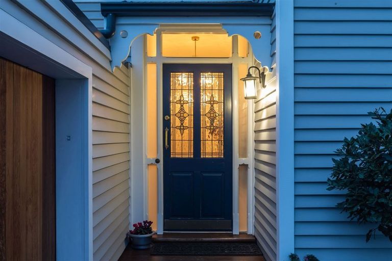 Photo of property in 215 Springfield Road, St Albans, Christchurch, 8014