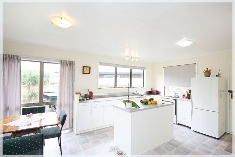 Photo of property in 7 Punga Street, Tangimoana, 4822