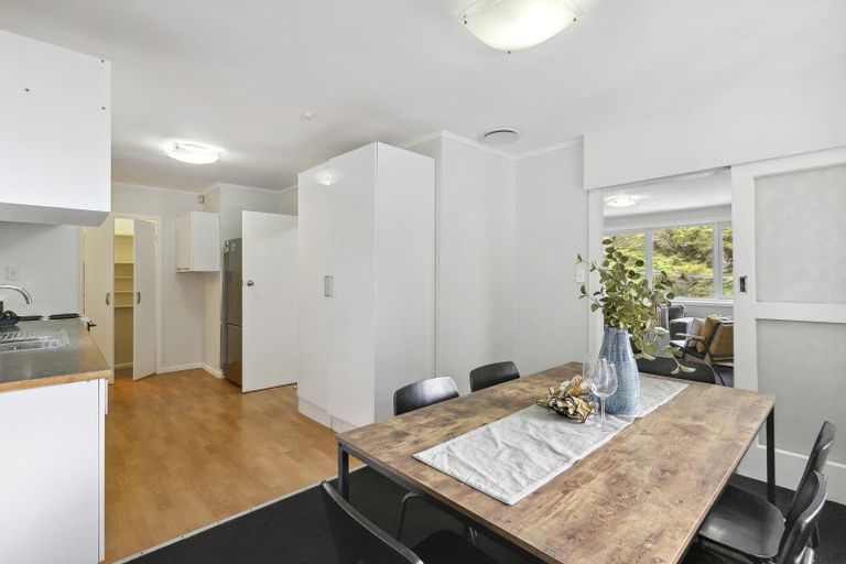 Photo of property in 13 Lomond Street, Newlands, Wellington, 6037