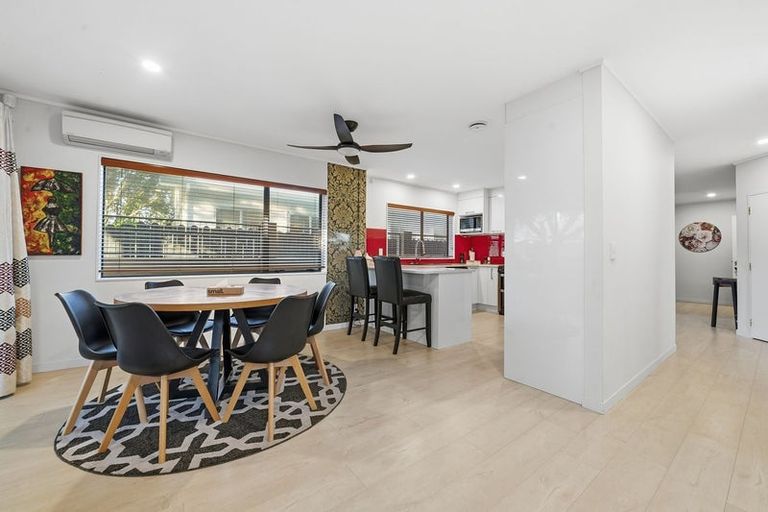 Photo of property in 1/6 Eastern Beach Road, Eastern Beach, Auckland, 2012