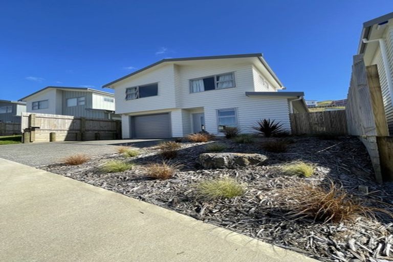 Photo of property in 151 Amesbury Drive, Churton Park, Wellington, 6037