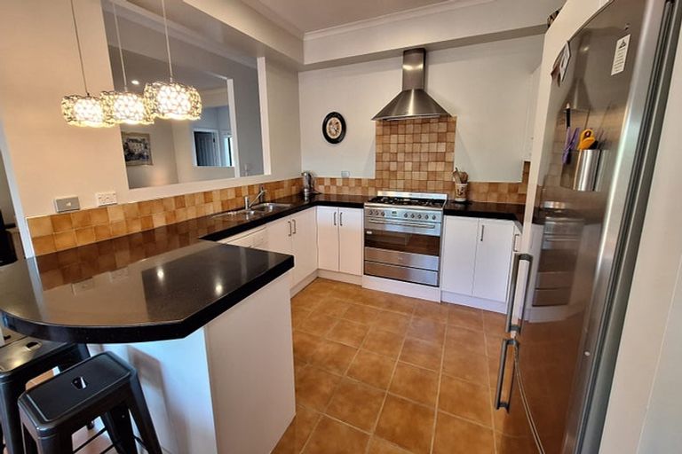 Photo of property in 44 Parkwood Crescent, Gulf Harbour, Whangaparaoa, 0930