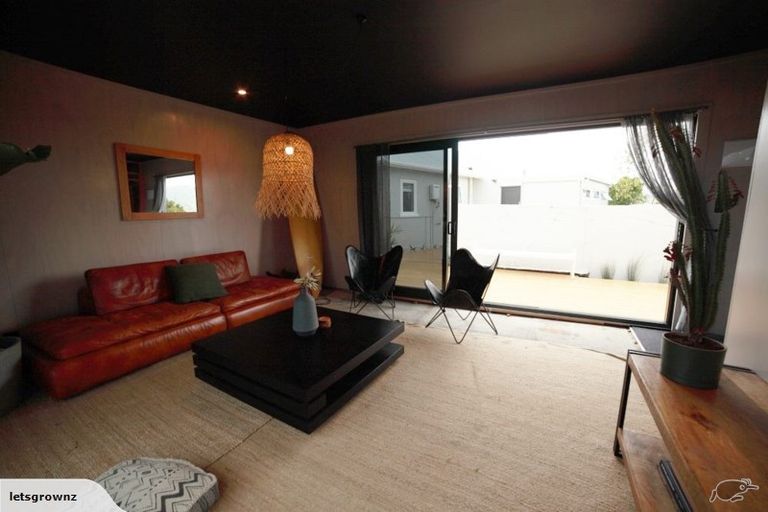 Photo of property in 7a Main Road, Raglan, 3225