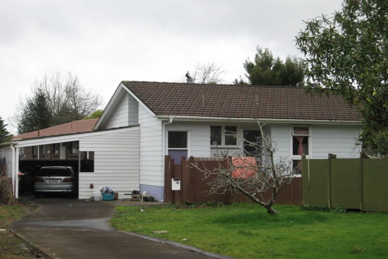 Photo of property in 16 Fulmen Place, Red Hill, Papakura, 2110