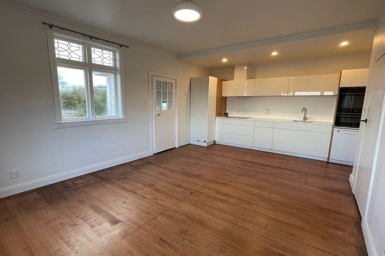 Photo of property in 11 Moffitt Street, Vogeltown, Wellington, 6021