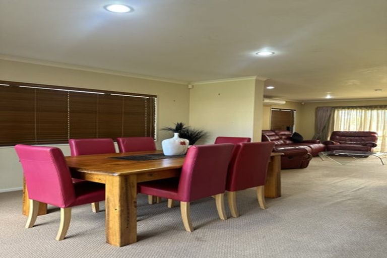 Photo of property in 49 Lilybank Crescent, East Tamaki, Auckland, 2013