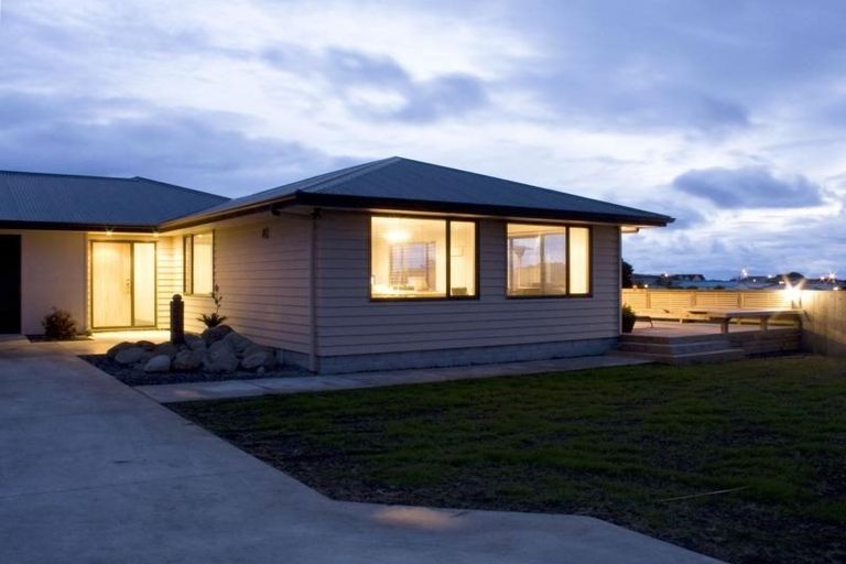 Photo of property in 2a Northpoint Way, Bell Block, New Plymouth, 4312