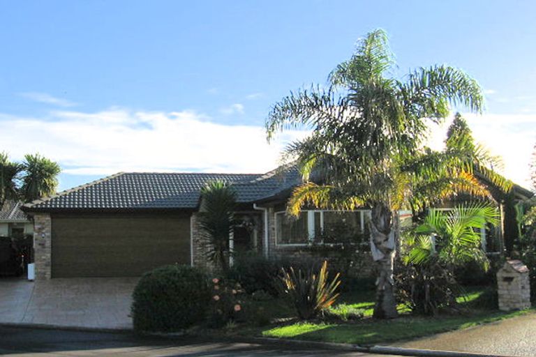 Photo of property in 6 Dan Tori Place, Orewa, 0931