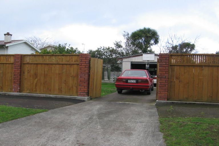 Photo of property in 3 Rangitane Street, Palmerston North, 4414