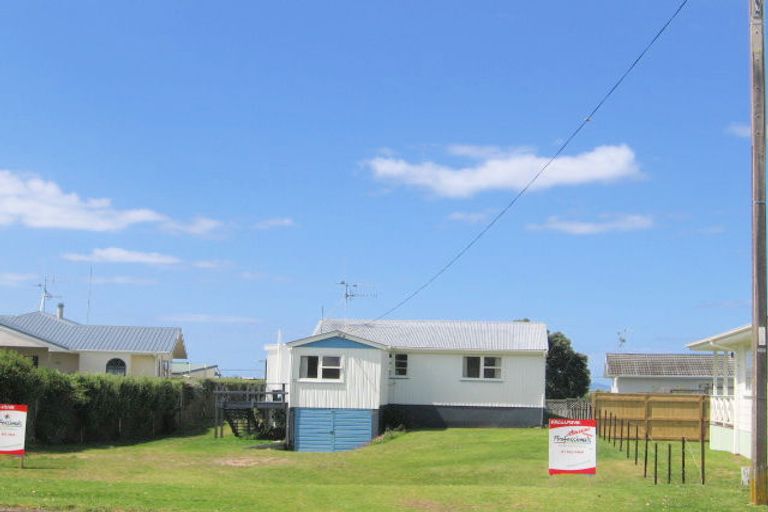 Photo of property in 33 Dillon Street, Waihi Beach, 3611