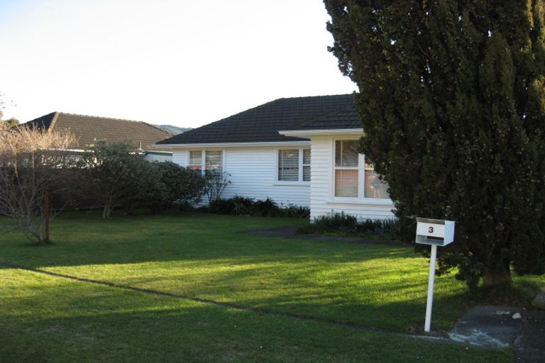 Photo of property in 3 Roberts Street, Wainuiomata, Lower Hutt, 5014
