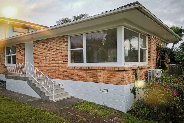 Photo of property in 2/7a Corrella Road, Belmont, Auckland, 0622