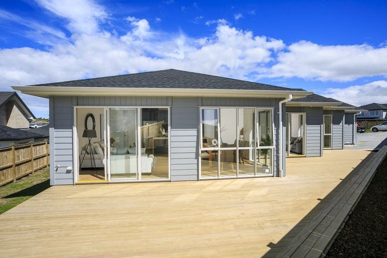 Photo of property in 66 Taikura Avenue, Red Beach, 0932