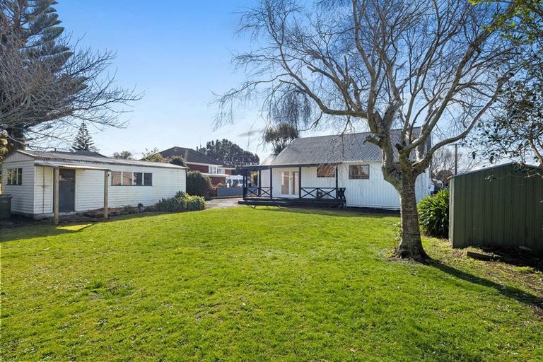 Photo of property in 4 Iredale Road, Hawera, 4610