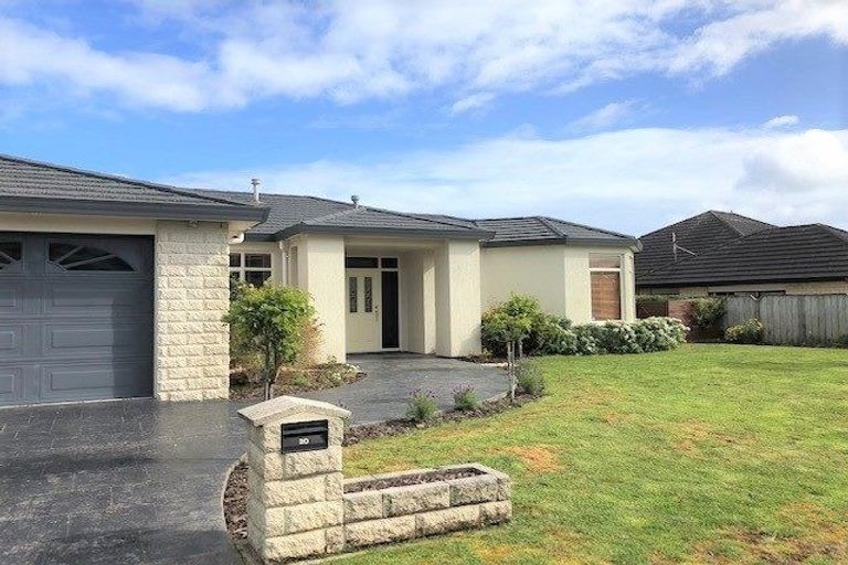 Photo of property in 20 Quadrant Heights, Paraparaumu, 5032