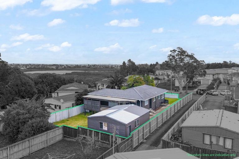 Photo of property in 10 Siska Place, Wattle Downs, Auckland, 2103