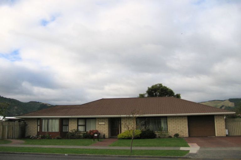 Photo of property in 102 Belvedere Avenue, Waikanae, 5036