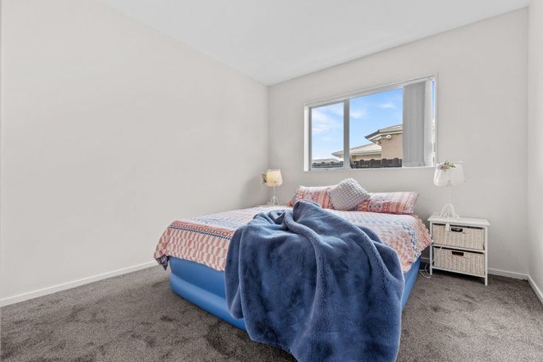 Photo of property in 106 Popokatea Drive, Takanini, 2112