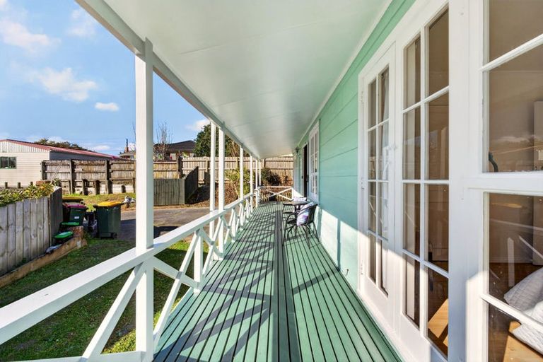 Photo of property in 2/35a Woodglen Road, Glen Eden, Auckland, 0602