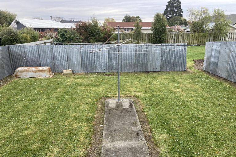 Photo of property in 6-6a Timaru Road, Waimate, 7924