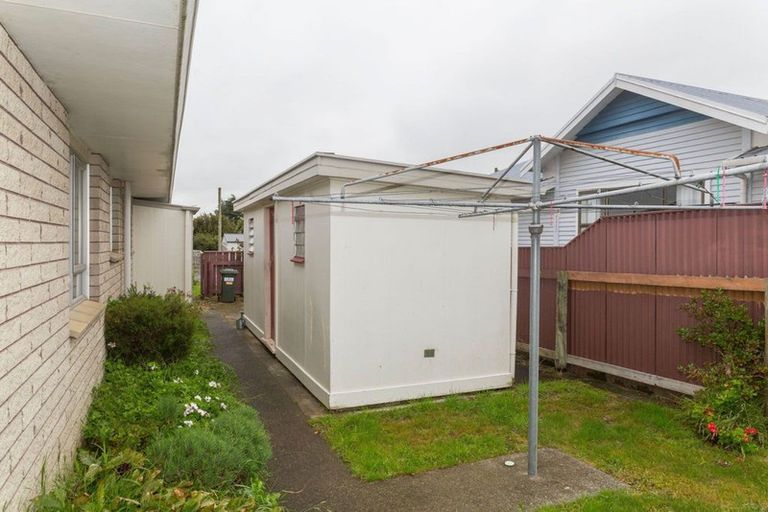 Photo of property in 5 Gladstone Street, Dannevirke, 4930