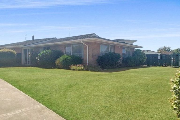 Photo of property in 22 Bucknell Street, Sockburn, Christchurch, 8042