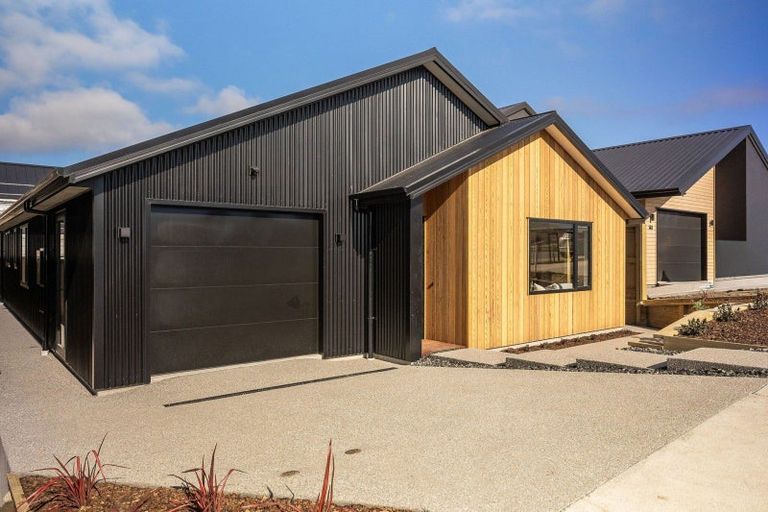 Photo of property in 150 Howden Drive, Jacks Point, 9371