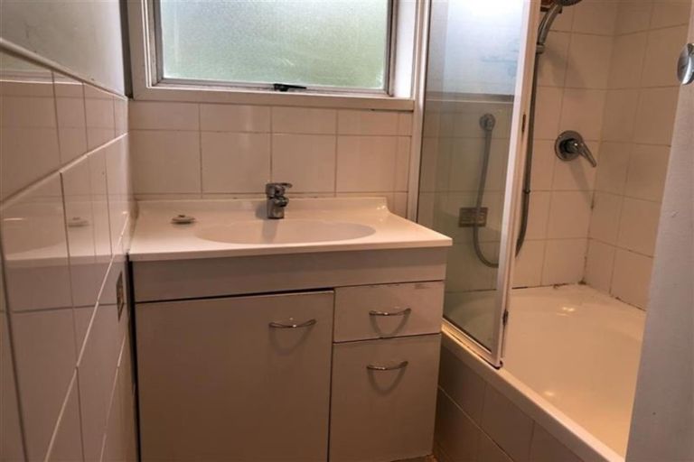 Photo of property in 61 Harrington Road, Henderson, Auckland, 0610