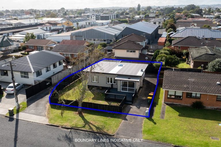 Photo of property in 1/1 Margaret Street, Papakura, 2110